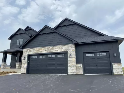 4928 Parkside Cir, Eagan, MN 55123