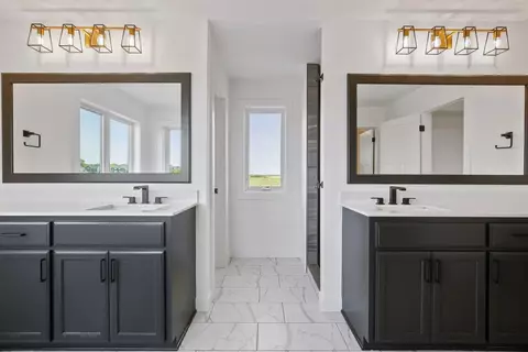 Bath - 4928 Parkside Cir, Eagan, MN 55123 photo 6 of 7