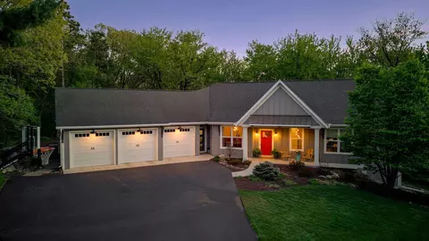 648 Sunset Ln, Mendota Heights, MN 55118