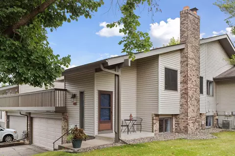 9767 Dorset Ln, Eden Prairie, MN 55347