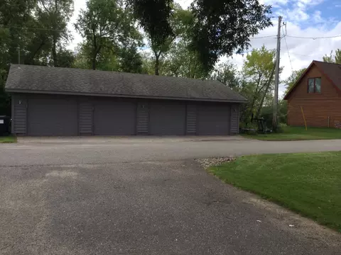 Exterior - 10408 Squaw Point Rd, Brainerd, MN 56401 photo 4 of 6