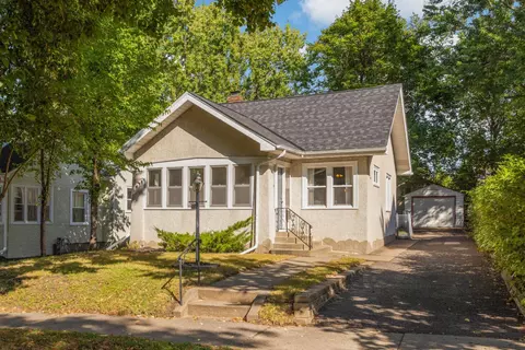 1110 Virginia St, Saint Paul, MN 55117