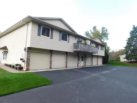 2477 Grenadier Ave N, Oakdale, MN 55128
