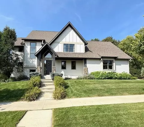 2308 Baihly Hills Dr SW, Rochester, MN 55902