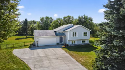 6648 Ranch View Ln SE, Eyota, MN 55934