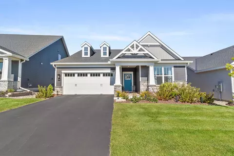 340 Bluejay Ave, Chaska, MN 55318
