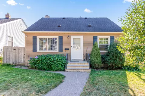 1734 Cottage Ave E, Saint Paul, MN 55106