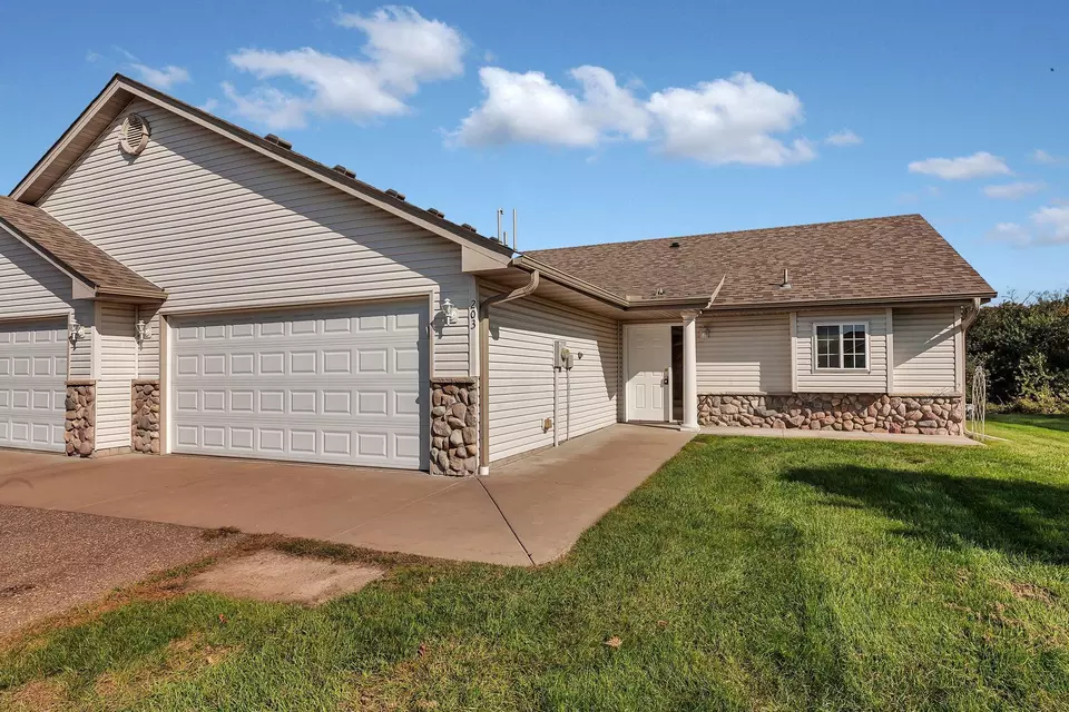 Exterior - 203 Appaloosa Ct, Braham, MN 55006 photo 1 of 5