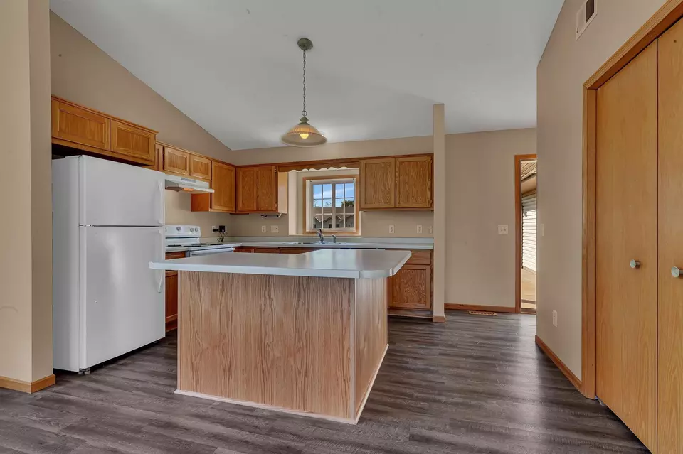 Kitchen - 203 Appaloosa Ct, Braham, MN 55006 photo 2 of 2