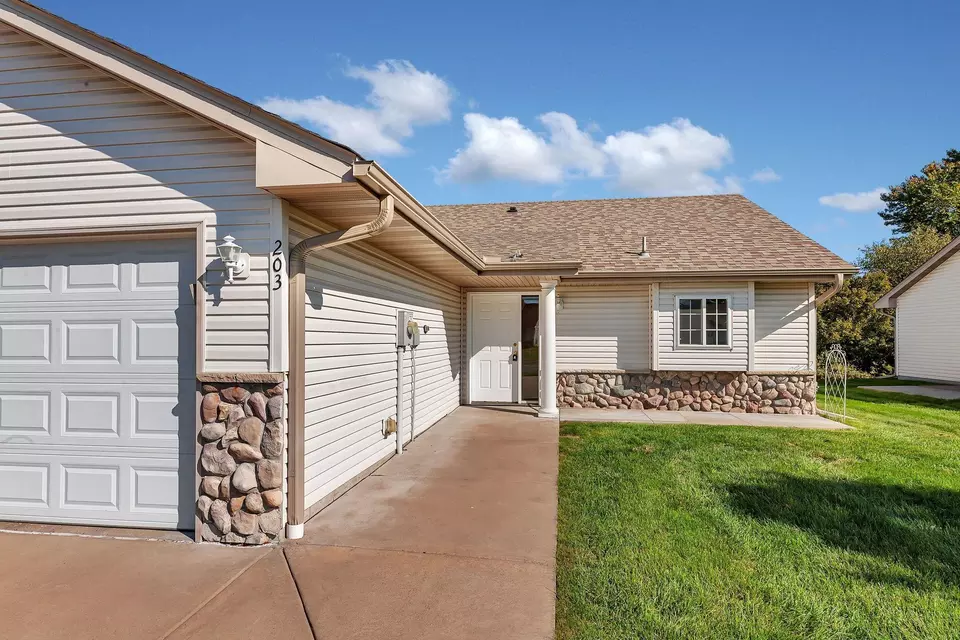 Exterior - 203 Appaloosa Ct, Braham, MN 55006 photo 2 of 5