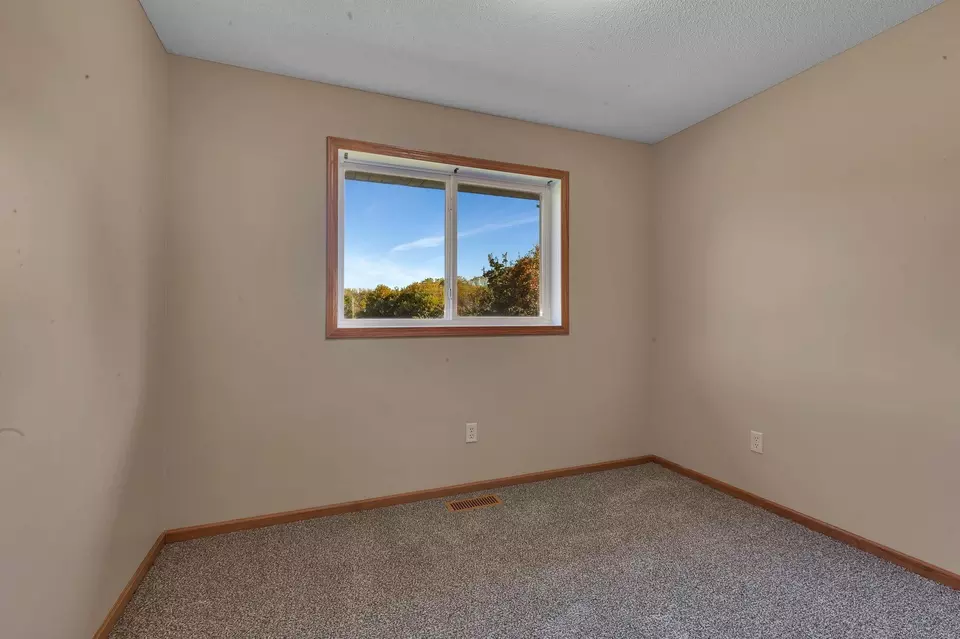 Bedroom - 203 Appaloosa Ct, Braham, MN 55006 photo 2 of 2