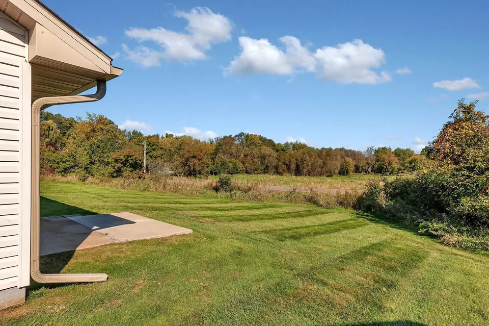 Exterior - 203 Appaloosa Ct, Braham, MN 55006 photo 3 of 5