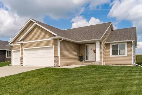 2226 Marvs Ln NE, Stewartville, MN 55976