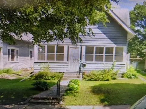 3526 Queen Ave N, Minneapolis, MN 55412