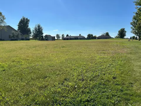 703 Simplicity Dr, Ellendale, MN 56026