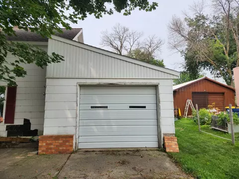 324 E Sanborn St, Springfield, MN 56087 photo 4