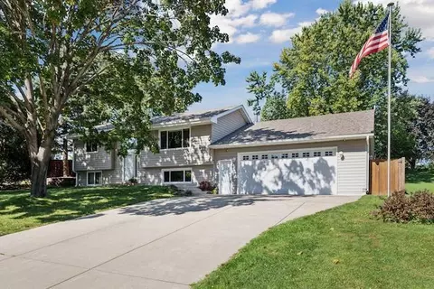 7949 Cooper Ave E, Inver Grove Heights, MN 55076