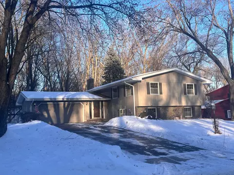12812 Welcome Ln, Burnsville, MN 55337