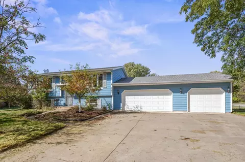 5391 Cottage Ave, White Bear Township, MN 55110