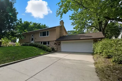 10516 Upton Cir S, Bloomington, MN 55431