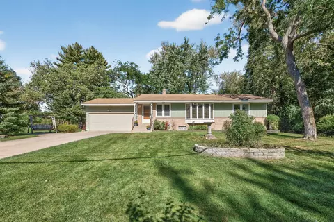 3001 Woodale Dr, Mounds View, MN 55112