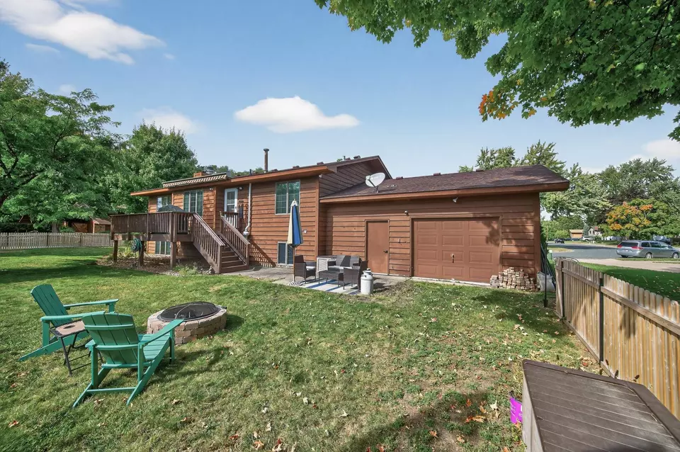 Exterior - 9941 Oakland Ave S, Bloomington, MN 55420 photo 5 of 8