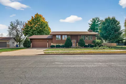 Exterior - 9941 Oakland Ave S, Bloomington, MN 55420 photo 1 of 8