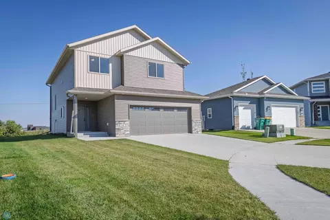 94 6th St E, Horace, ND 58047 photo 2