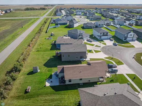 94 6th St E, Horace, ND 58047 photo 5