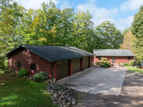 2510 7 12 St, Cumberland, WI 54829