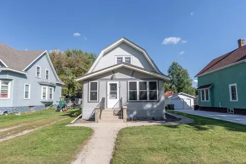 513 8th St SW, Willmar, MN 56201