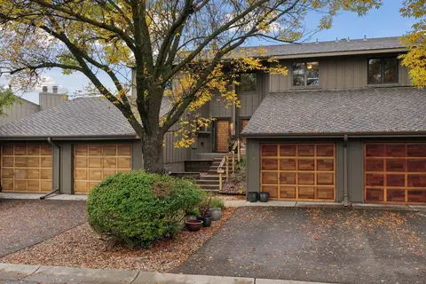 9036 Neill Lake Rd #A, Eden Prairie, MN 55347