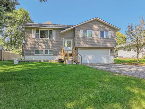 1902 E Golf Course Rd NE, Alexandria, MN 56308