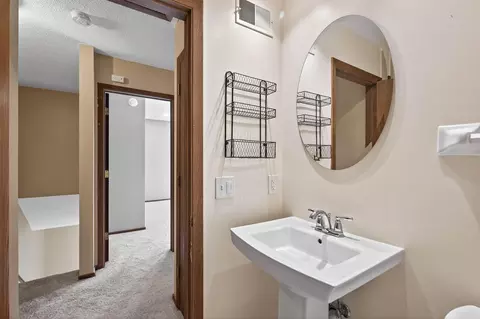 Bath - 4682 Lenore Ln, Eagan, MN 55122 photo 2 of 3