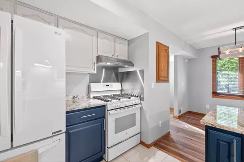 Kitchen - 4682 Lenore Ln, Eagan, MN 55122 photo 4 of 4
