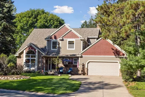 941 Pineridge Ct, Mahtomedi, MN 55115