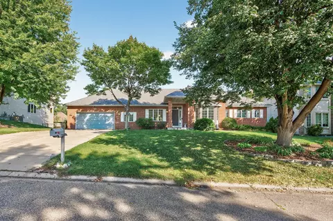 2980 Bent Tree Hills Dr, New Brighton, MN 55112