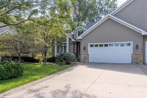 121 Viking Ct, Mankato, MN 56001