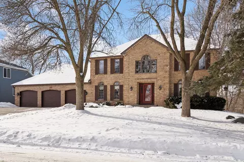 12520 Pinehurst Dr, Burnsville, MN 55337