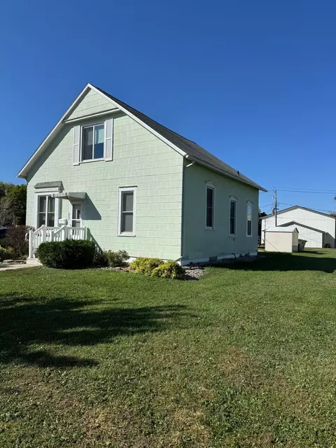 324 N Broadway, Wells, MN 56097