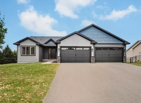 2316 11th Ave SE, Cambridge, MN 55008