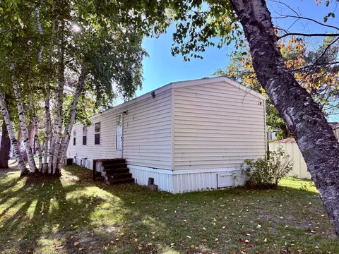 Exterior - 3314 Bur Oak Rd Nw Apt Lot #LOT 33, Baudette, MN 56623 photo 2 of 5