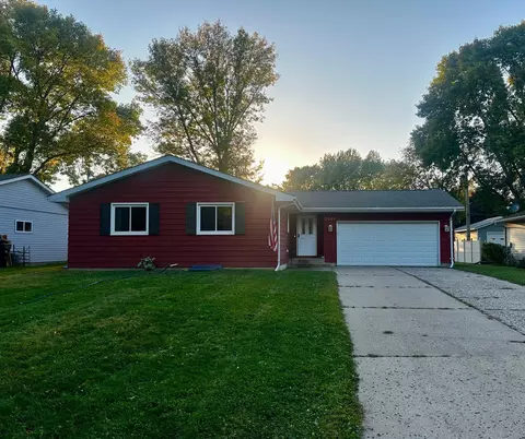 1811 Judd Ave N, Glencoe, MN 55336