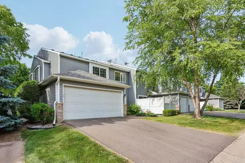2001 Gresham Ave N, Oakdale, MN 55128