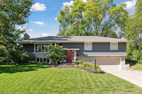 2641 Kyle Ave N, Golden Valley, MN 55422