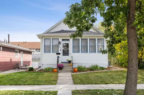 727 Oak St N, Fargo, ND 58102