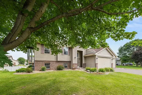 367 Garden Dr, Delano, MN 55328