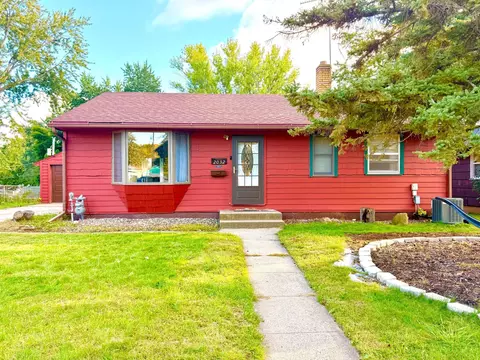 2032 Hyacinth Ave E, Saint Paul, MN 55119