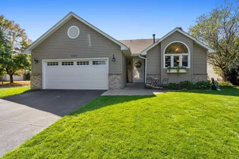 1322 Bridle Path Ct, Woodbury, MN 55125