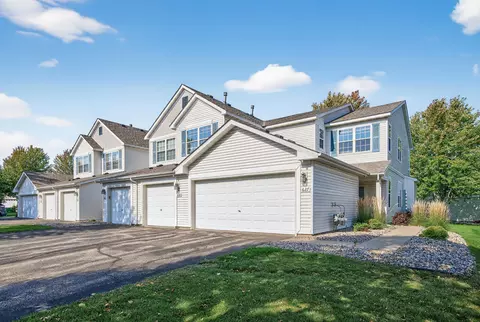 627 Providence Dr, Shakopee, MN 55379